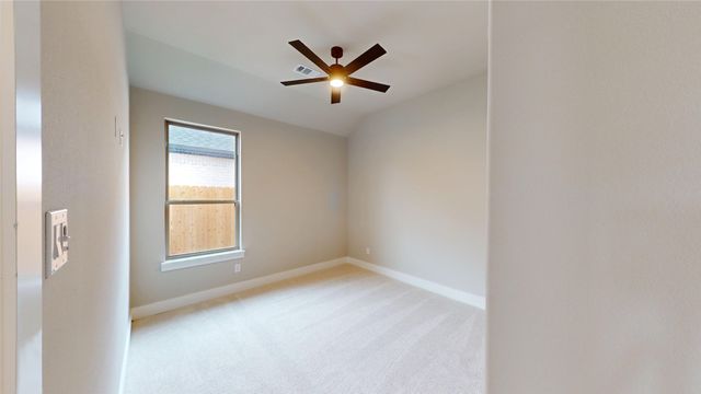 2337 SE 4th Street, Grand Prairie, TX 75051