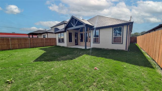 2337 SE 4th Street, Grand Prairie, TX 75051