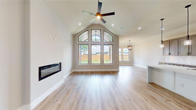 2337 SE 4th Street, Grand Prairie, TX 75051