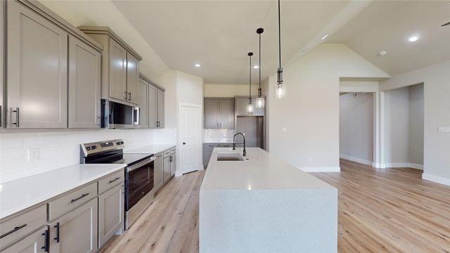 2337 SE 4th Street, Grand Prairie, TX 75051