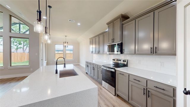 2337 SE 4th Street, Grand Prairie, TX 75051