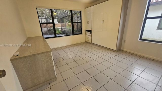 6371 Hutchinson Rd, Miami Lakes, FL 33014