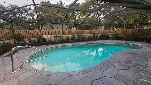 6371 Hutchinson Rd, Miami Lakes, FL 33014