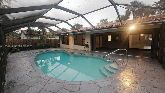 6371 Hutchinson Rd, Miami Lakes, FL 33014