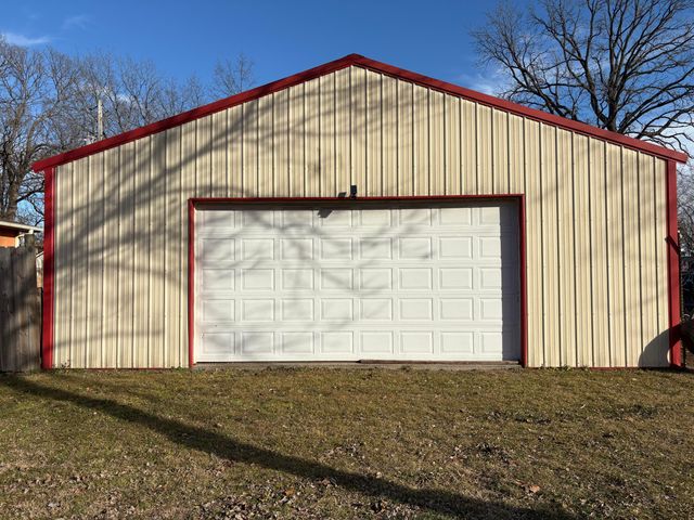 25380 S 646 Road, Grove, OK 74344