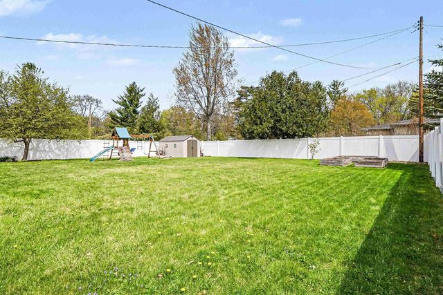 5806 Highland Drive, Midland, MI 48640
