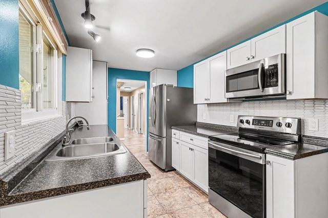 5806 Highland Drive, Midland, MI 48640
