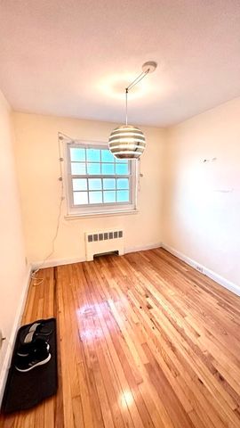 648 Washington St 6, Brookline, MA 02446