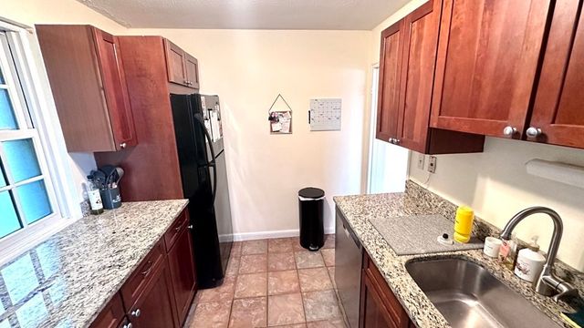 648 Washington St 6, Brookline, MA 02446