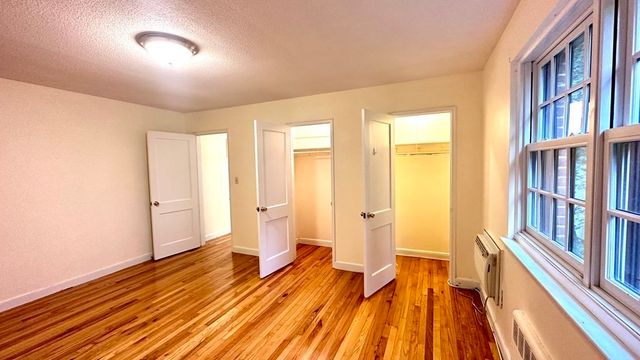 648 Washington St 6, Brookline, MA 02446