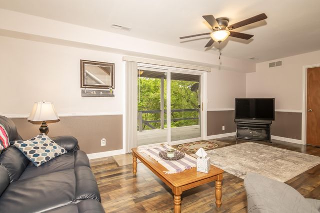 492 Iroquois Lane, Lampe, MO 65681