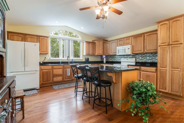 492 Iroquois Lane, Lampe, MO 65681