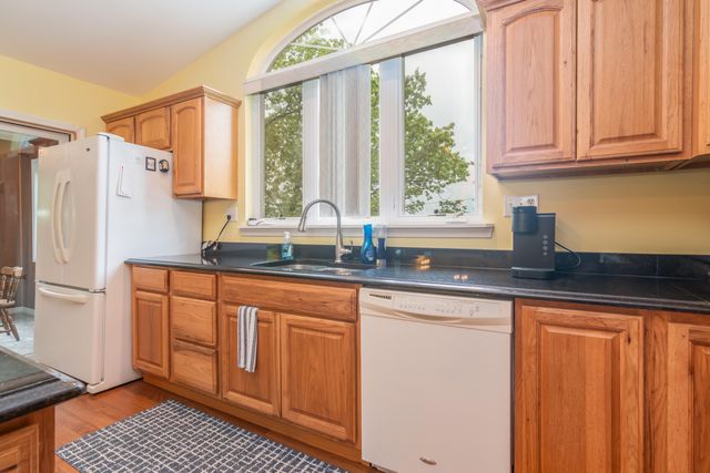 492 Iroquois Lane, Lampe, MO 65681