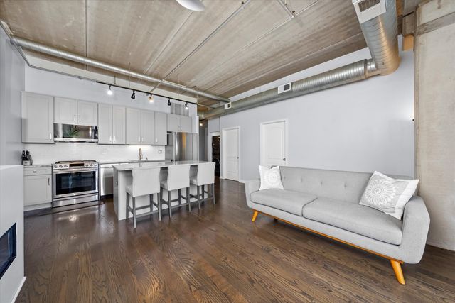 811 W 15th Place 709, Chicago, IL 60608