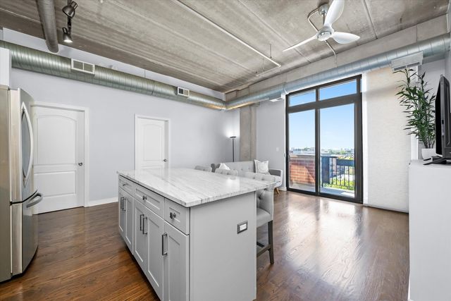811 W 15th Place 709, Chicago, IL 60608