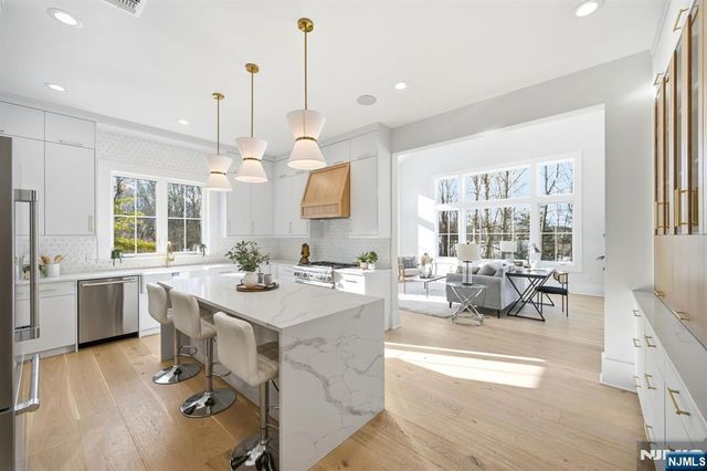 8 Montgomery Road, Livingston, NJ 07039