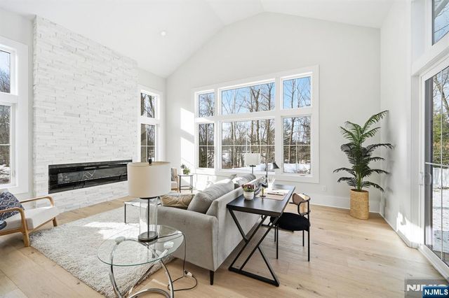 8 Montgomery Road, Livingston, NJ 07039