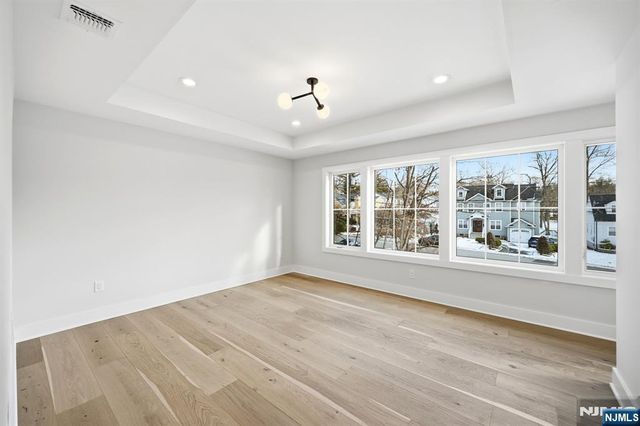 8 Montgomery Road, Livingston, NJ 07039