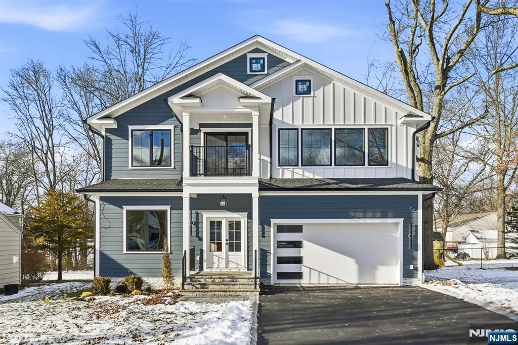 8 Montgomery Road, Livingston, NJ 07039