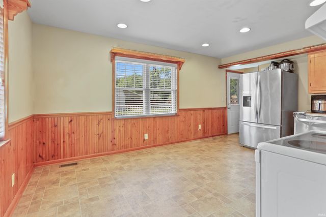 318 W Jefferson Avenue, Chandler, IN 47610