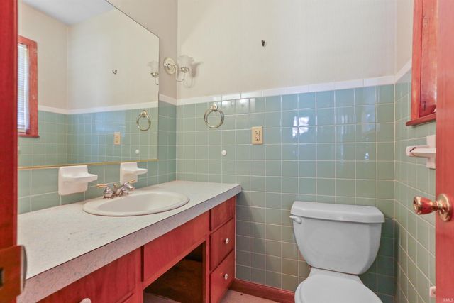 318 W Jefferson Avenue, Chandler, IN 47610
