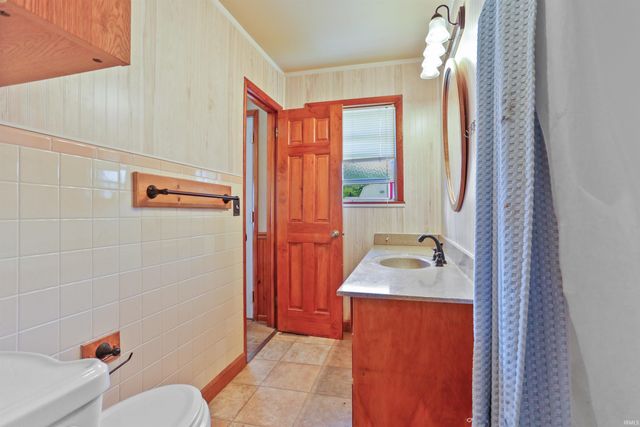318 W Jefferson Avenue, Chandler, IN 47610