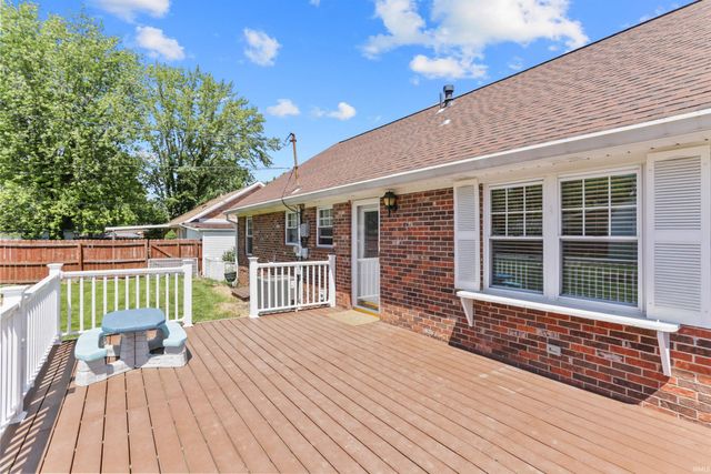 318 W Jefferson Avenue, Chandler, IN 47610