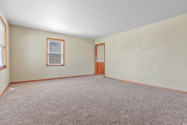 318 W Jefferson Avenue, Chandler, IN 47610