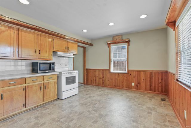 318 W Jefferson Avenue, Chandler, IN 47610