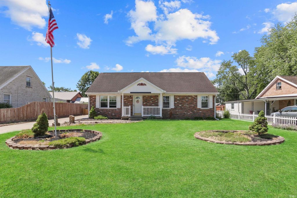 318 W Jefferson Avenue, Chandler, IN 47610