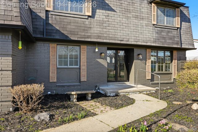 18878 Sunbright Avenue, Lathrup Village, MI 48076