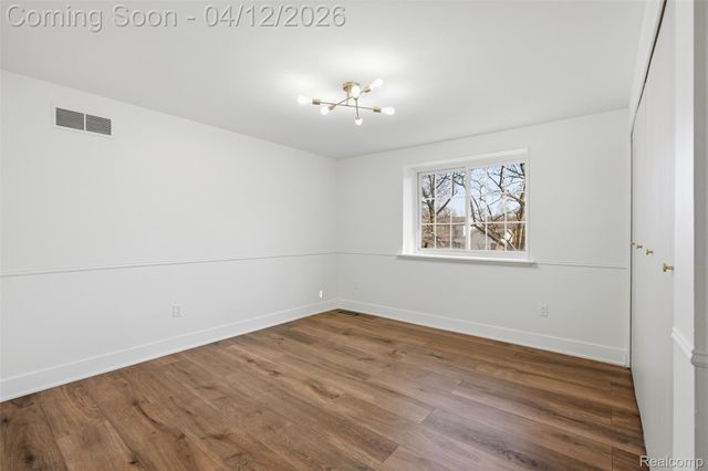 18878 Sunbright Avenue, Lathrup Village, MI 48076