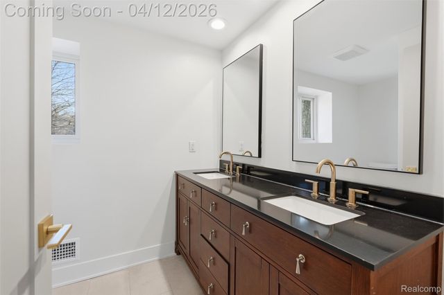 18878 Sunbright Avenue, Lathrup Village, MI 48076