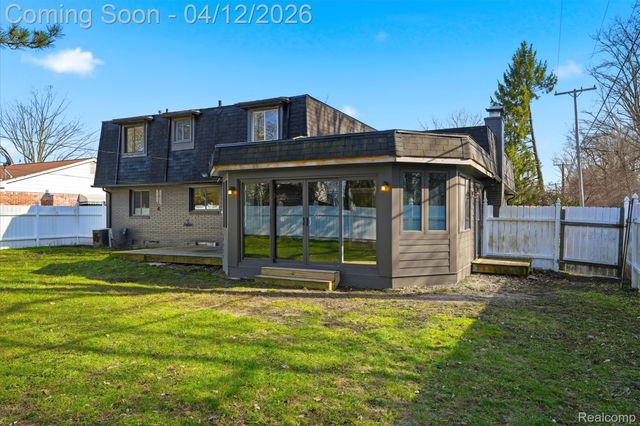 18878 Sunbright Avenue, Lathrup Village, MI 48076