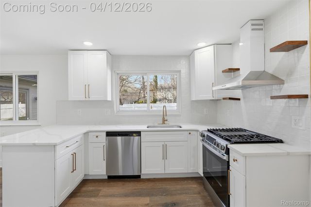 18878 Sunbright Avenue, Lathrup Village, MI 48076