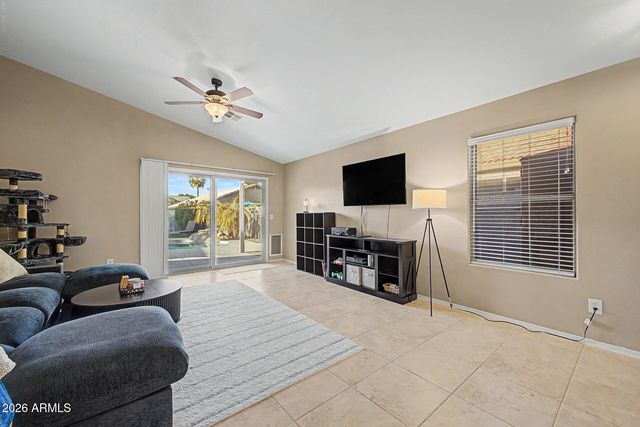 1044 W HEATHER Avenue, Gilbert, AZ 85233