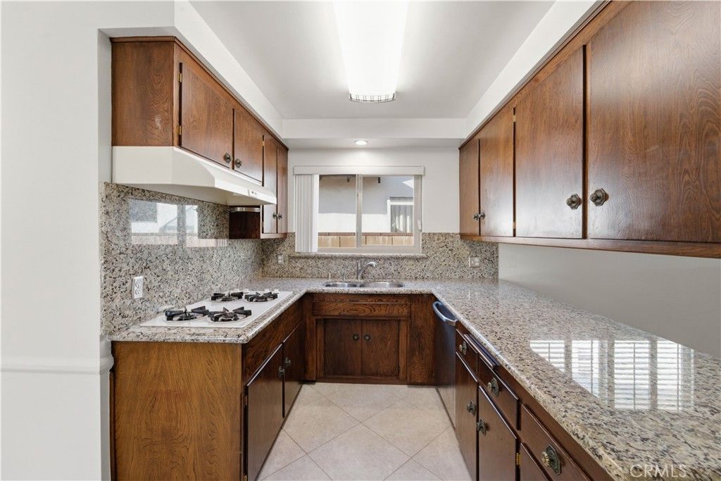 Image 10 of property listing at 8828 Collett, North Hills, CA 91343