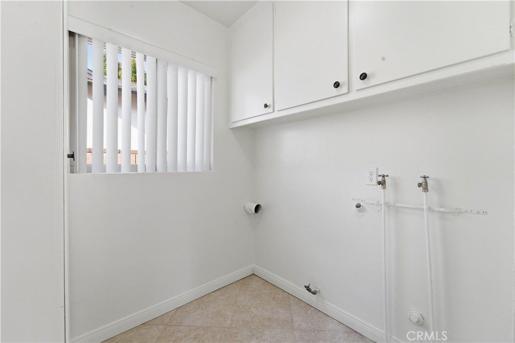 Image 13 of property listing at 8828 Collett, North Hills, CA 91343