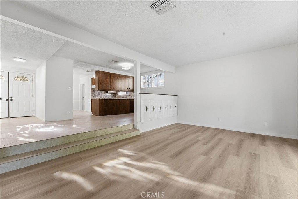 Image 18 of property listing at 8828 Collett, North Hills, CA 91343