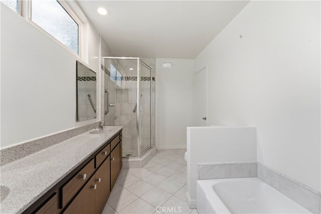 Image 24 of property listing at 8828 Collett, North Hills, CA 91343