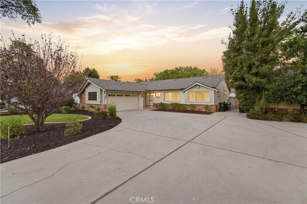 Image 4 of property listing at 8828 Collett, North Hills, CA 91343