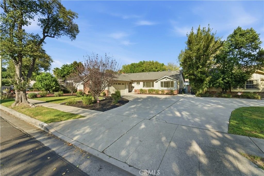 Image 43 of property listing at 8828 Collett, North Hills, CA 91343