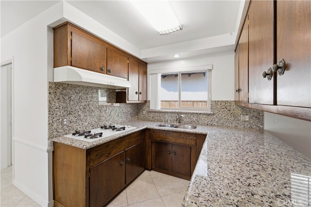 Image 9 of property listing at 8828 Collett, North Hills, CA 91343