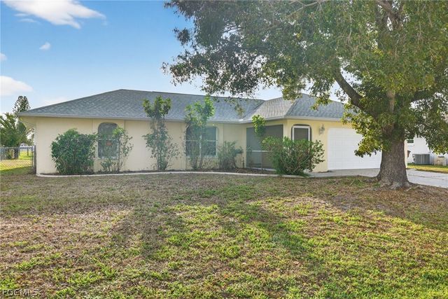 1023 SE 18th AVE, Cape Coral, FL 33990