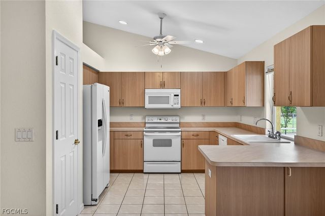 1023 SE 18th AVE, Cape Coral, FL 33990