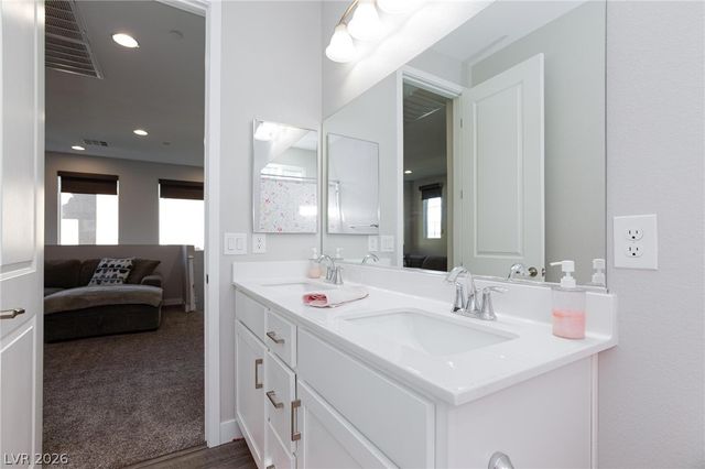 8910 Gilpin Street, Las Vegas, NV 89166