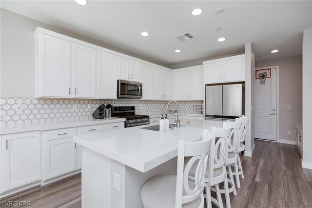 8910 Gilpin Street, Las Vegas, NV 89166