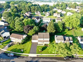 321 COVENTRY LN, Lititz, PA 17543