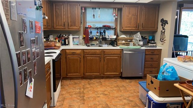 1326 Barclay Messerly Road, Leavittsburg, OH 44430