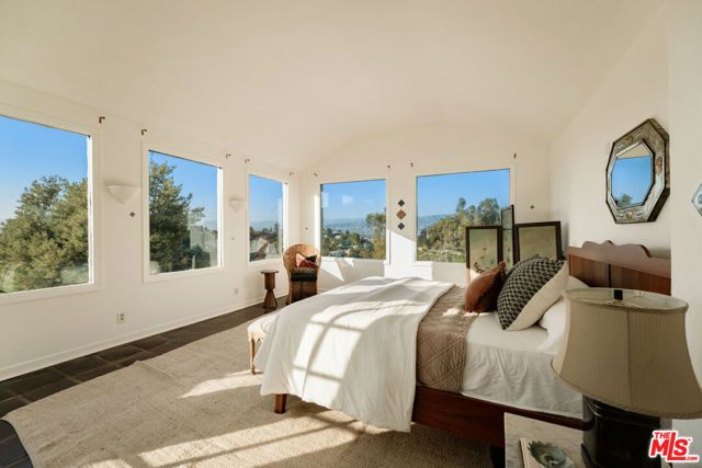 3346 N Knoll Drive, Los Angeles, CA 90068